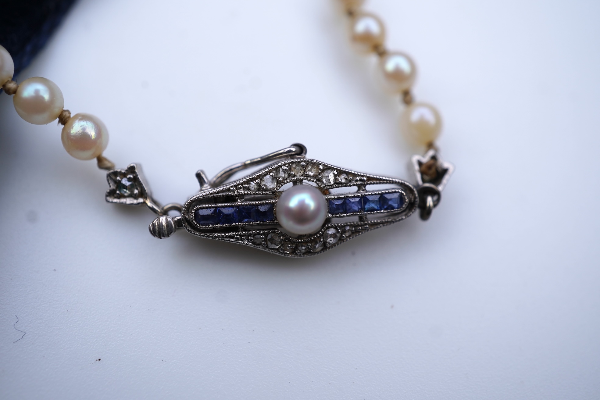 A collection of jewels, early-mid 20th century